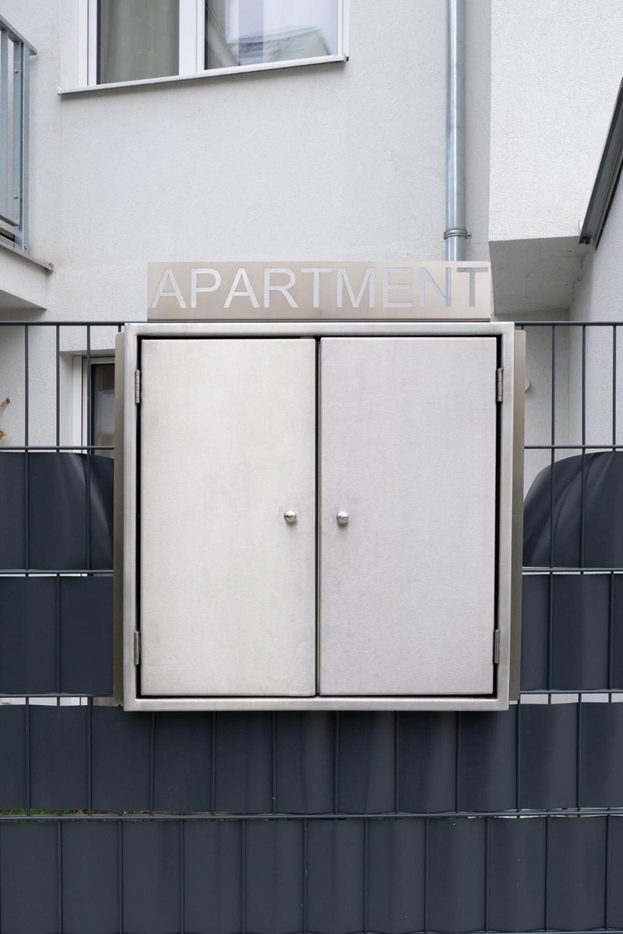 Appartement Modern With Tiny Garden Near Center