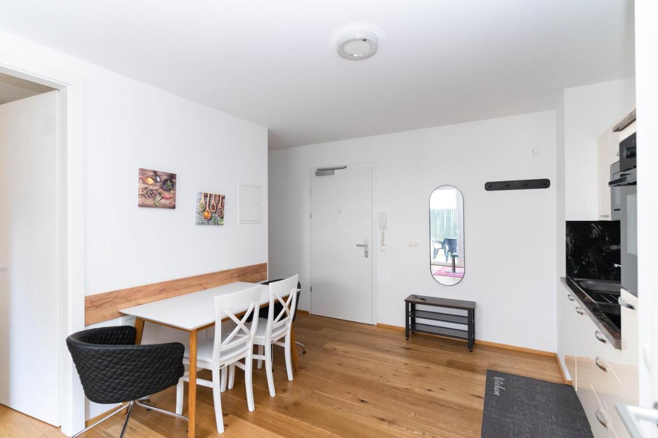 Modern With Tiny Garden Near Center * Wenen