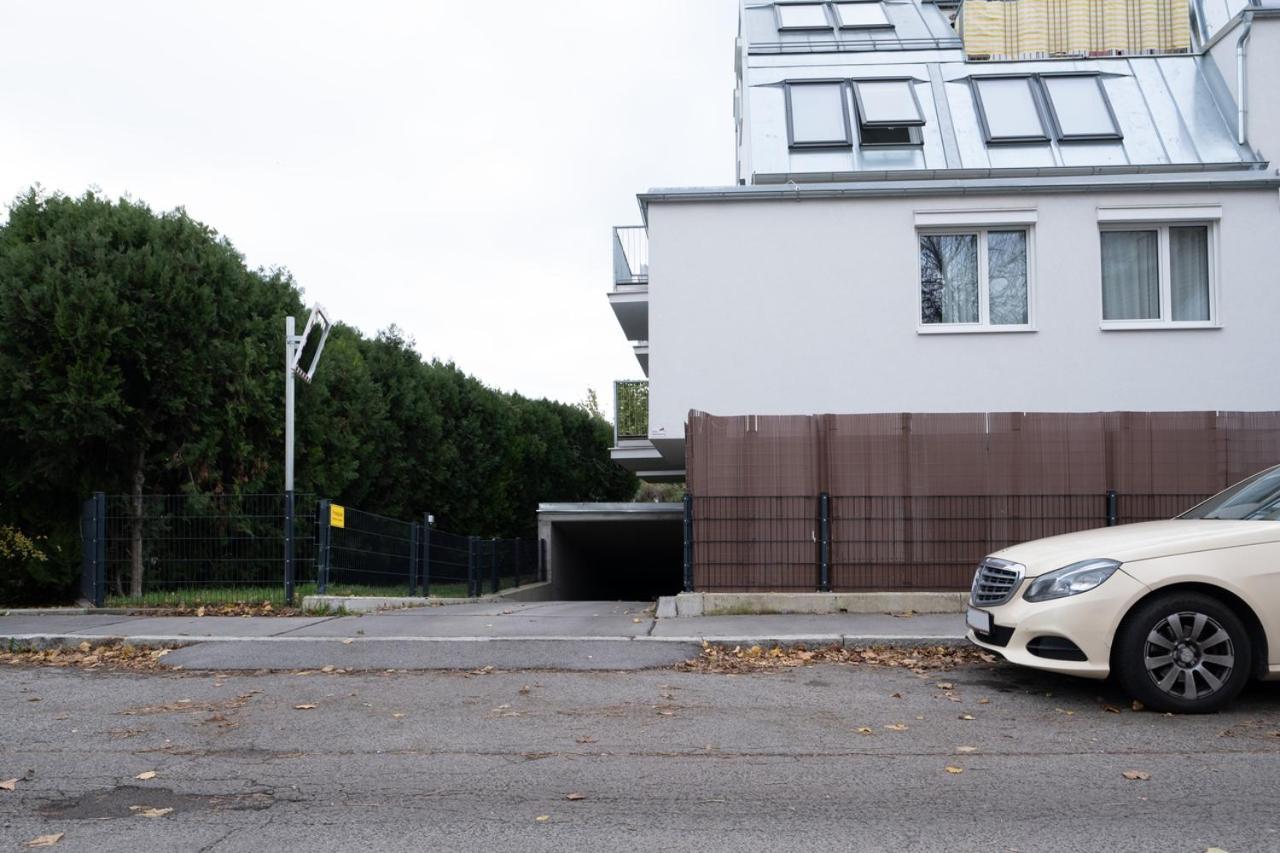 Modern With Tiny Garden Near Center Appartement Wenen